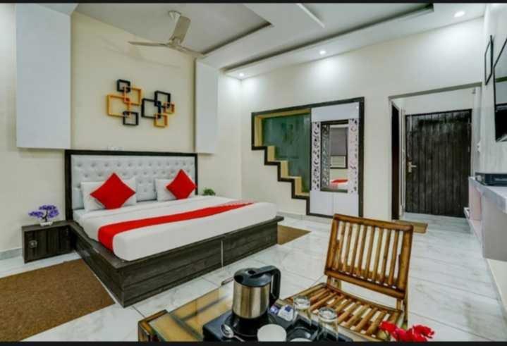 Hotel O Seventy Stay In Sohana Ngoại thất bức ảnh