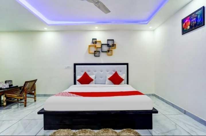 Hotel O Seventy Stay In Sohana Ngoại thất bức ảnh
