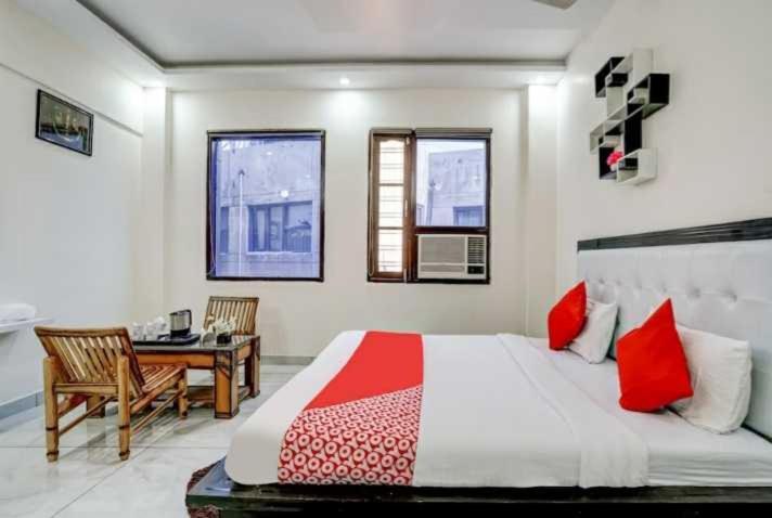 Hotel O Seventy Stay In Sohana Ngoại thất bức ảnh