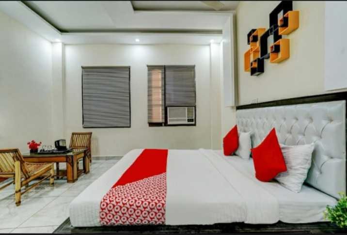 Hotel O Seventy Stay In Sohana Ngoại thất bức ảnh