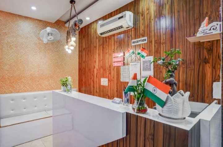 Hotel O Seventy Stay In Sohana Ngoại thất bức ảnh