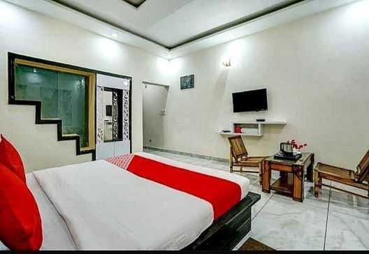 Hotel O Seventy Stay In Sohana Ngoại thất bức ảnh