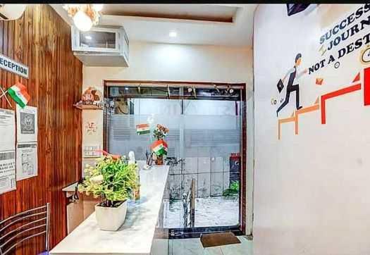 Hotel O Seventy Stay In Sohana Ngoại thất bức ảnh